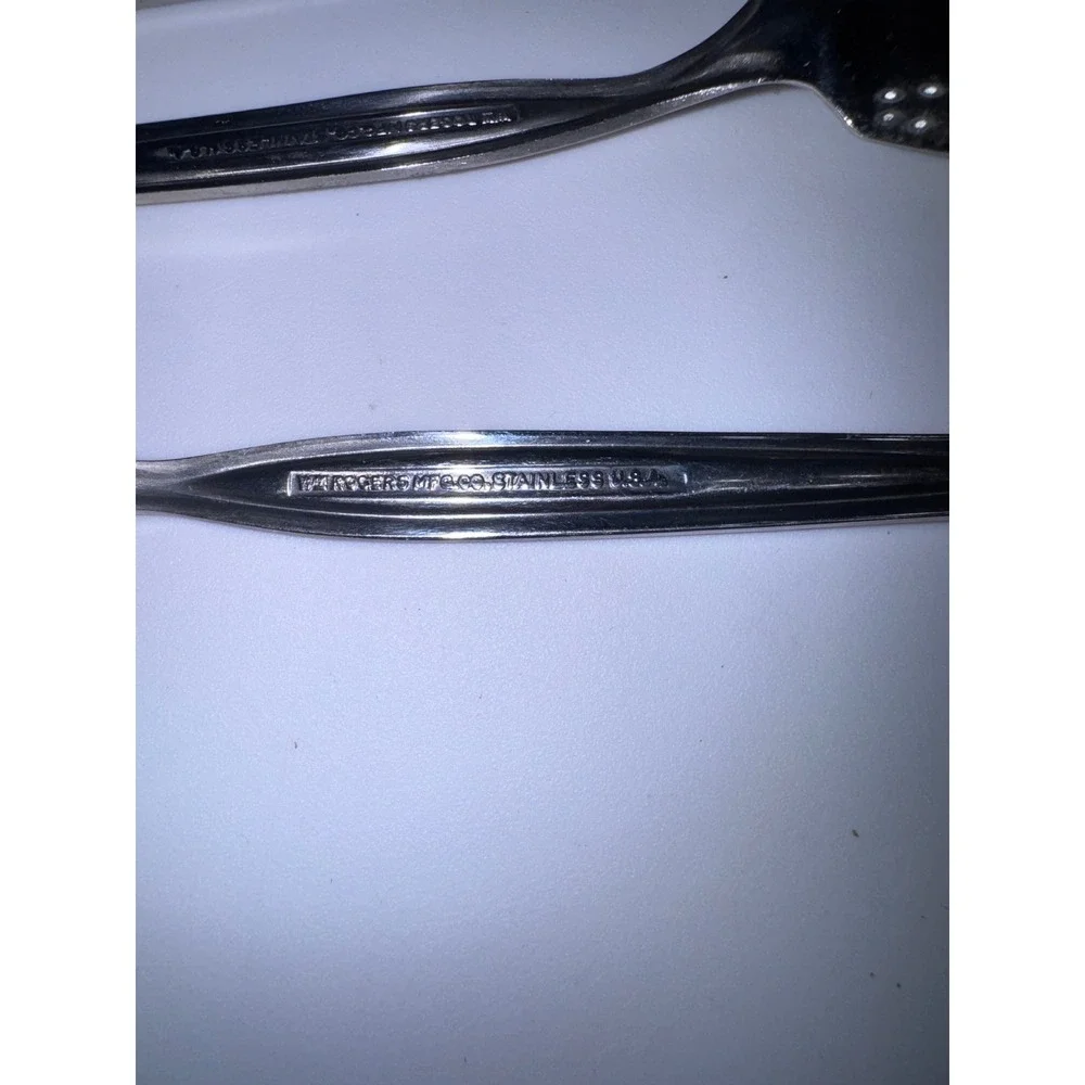 Vintage Wm Rogers Mfg Co Stainless USA Grapefruit Spoons Serrated Set of 4 6in
